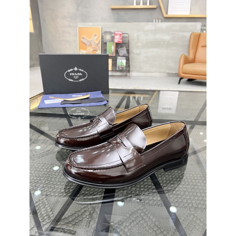 Pra*a leather shoes